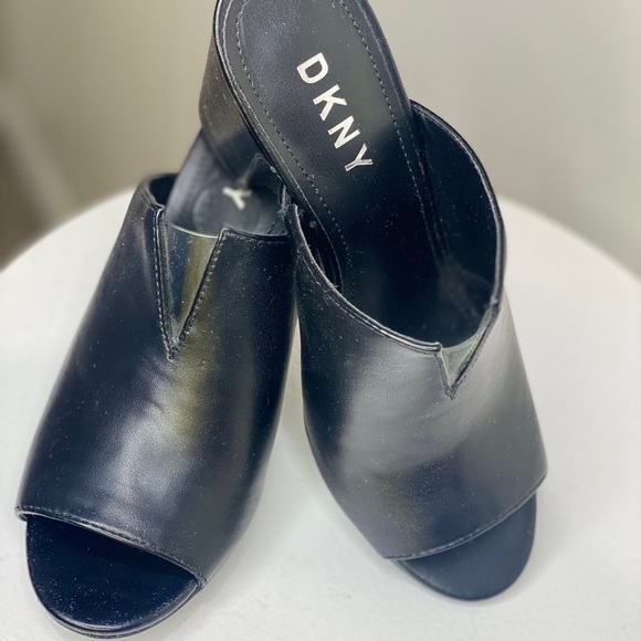Leather DKNY mules - Picture 2 of 3